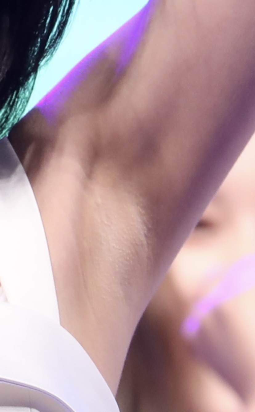 우주소녀 설아 확대샷_116625_2.jpeg