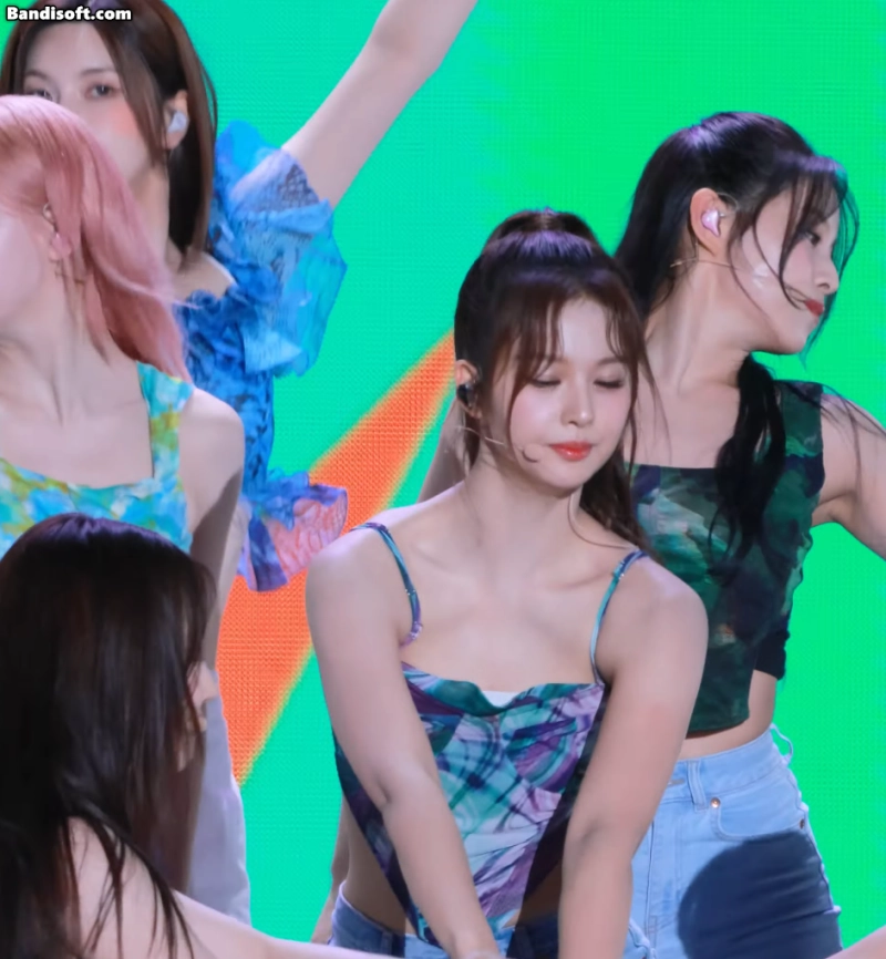 설윤_120881_1.webp
