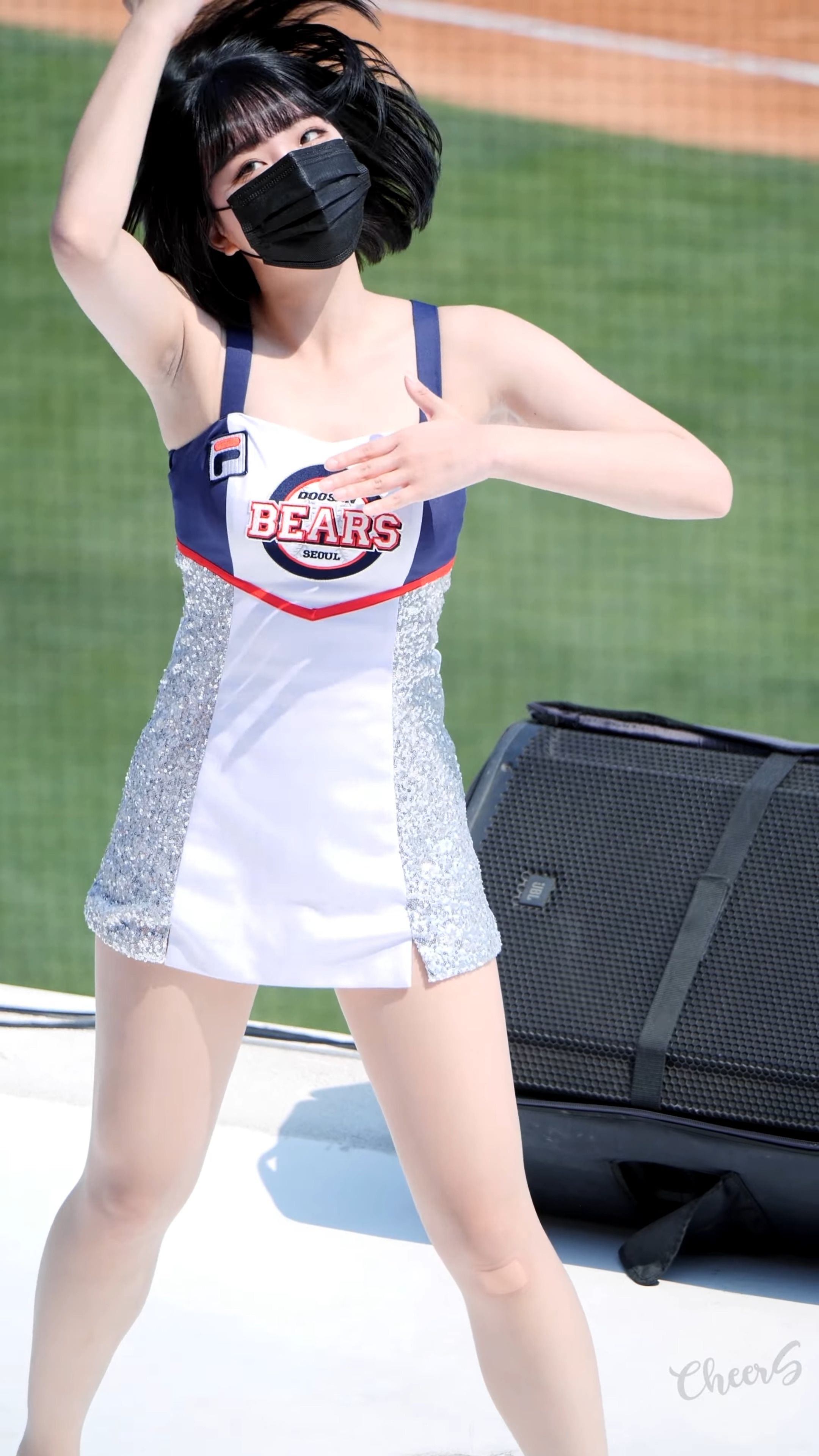 [4K] Savage 박성은 치어리더 직캠 Park Seongeun Cheerleader fancam 두산베어스 220521.mkv_20220525_110019.736.jpg