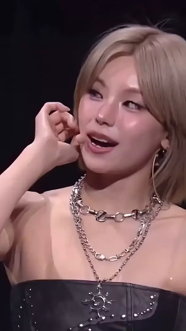 있지 예지 겨드랑이_120385_1.webp