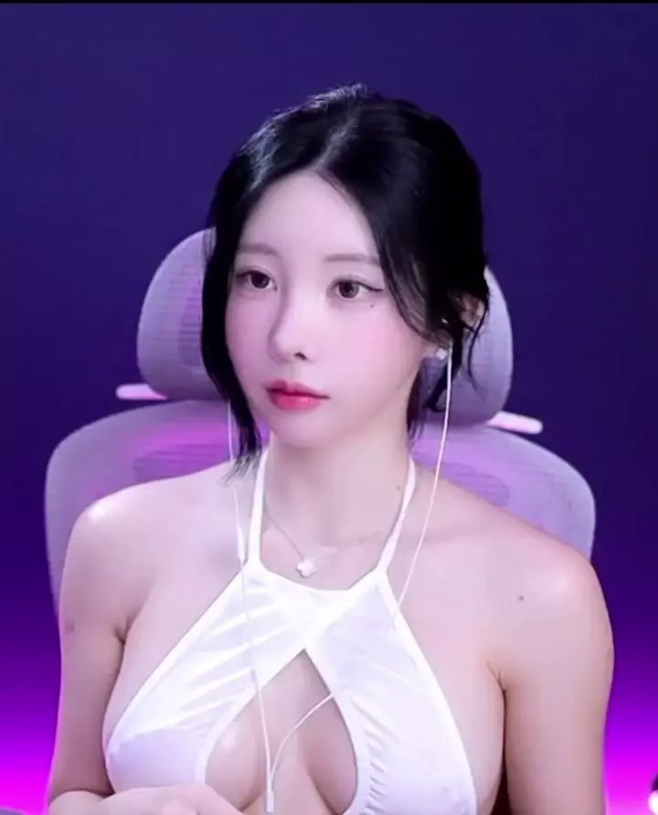 김우유 겨드랑이_123948_1.webp