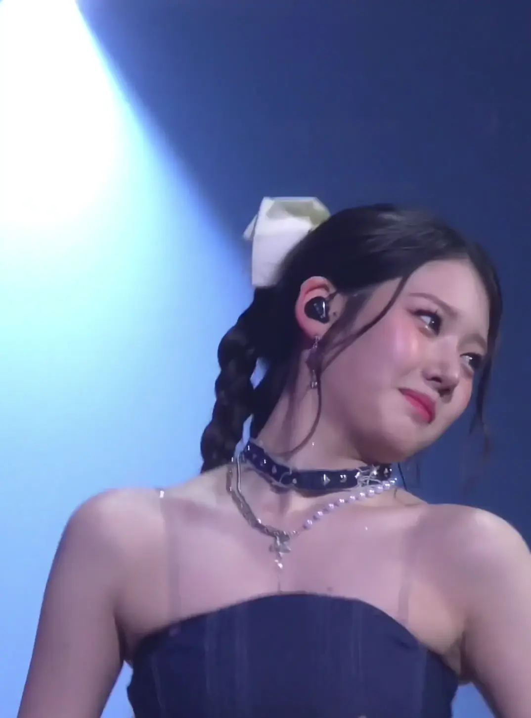 베이비몬스터 로라 겨드랑이_117495_1.webp