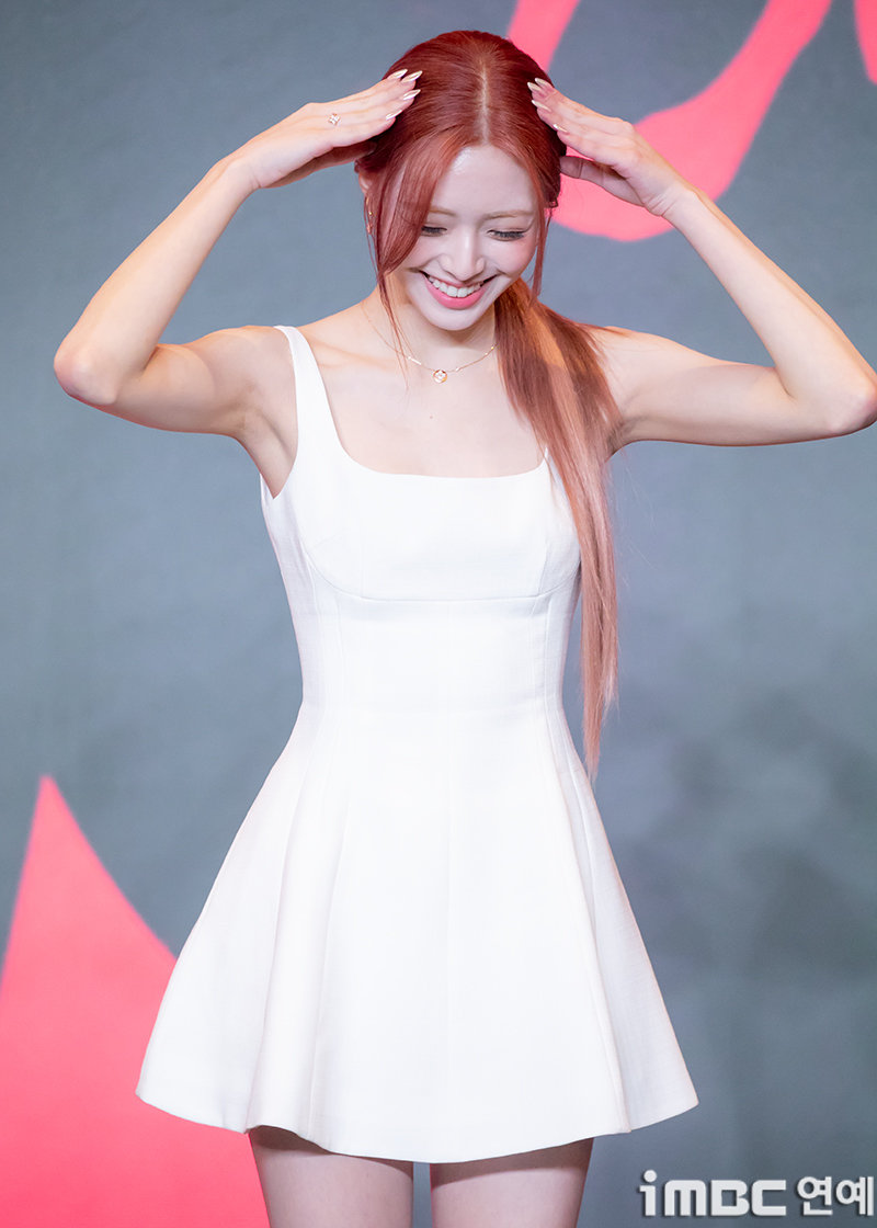 백색의 유나_117272_1.jpg