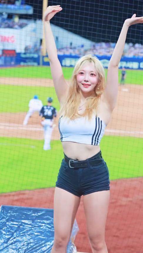 조예린 치어리더_108839_3.png.jpg