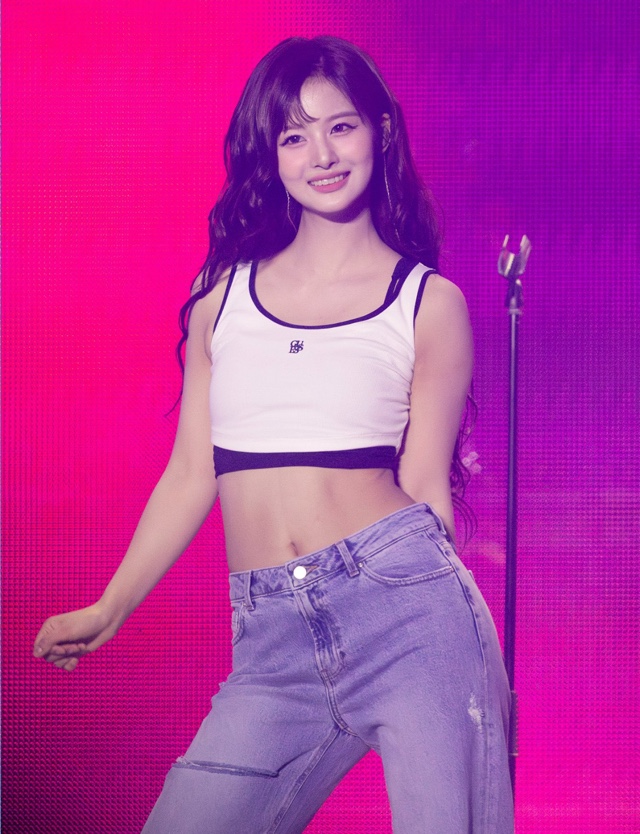 설윤_118780_7.jpg