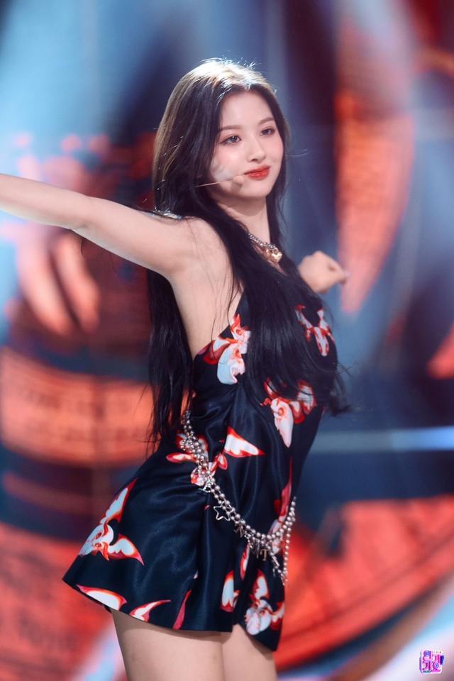 설윤_118780_1.jpg