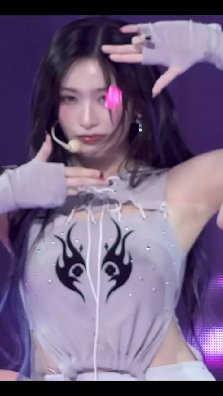 아이브 이서 겨드랑이_121105_1.webp