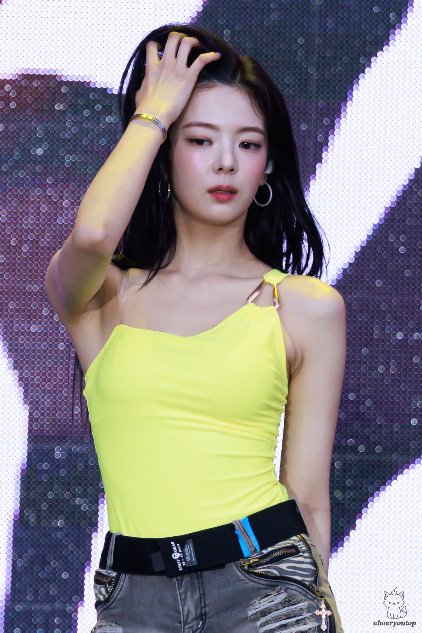 있지 리아 겨드랑이_118508_2.jpg