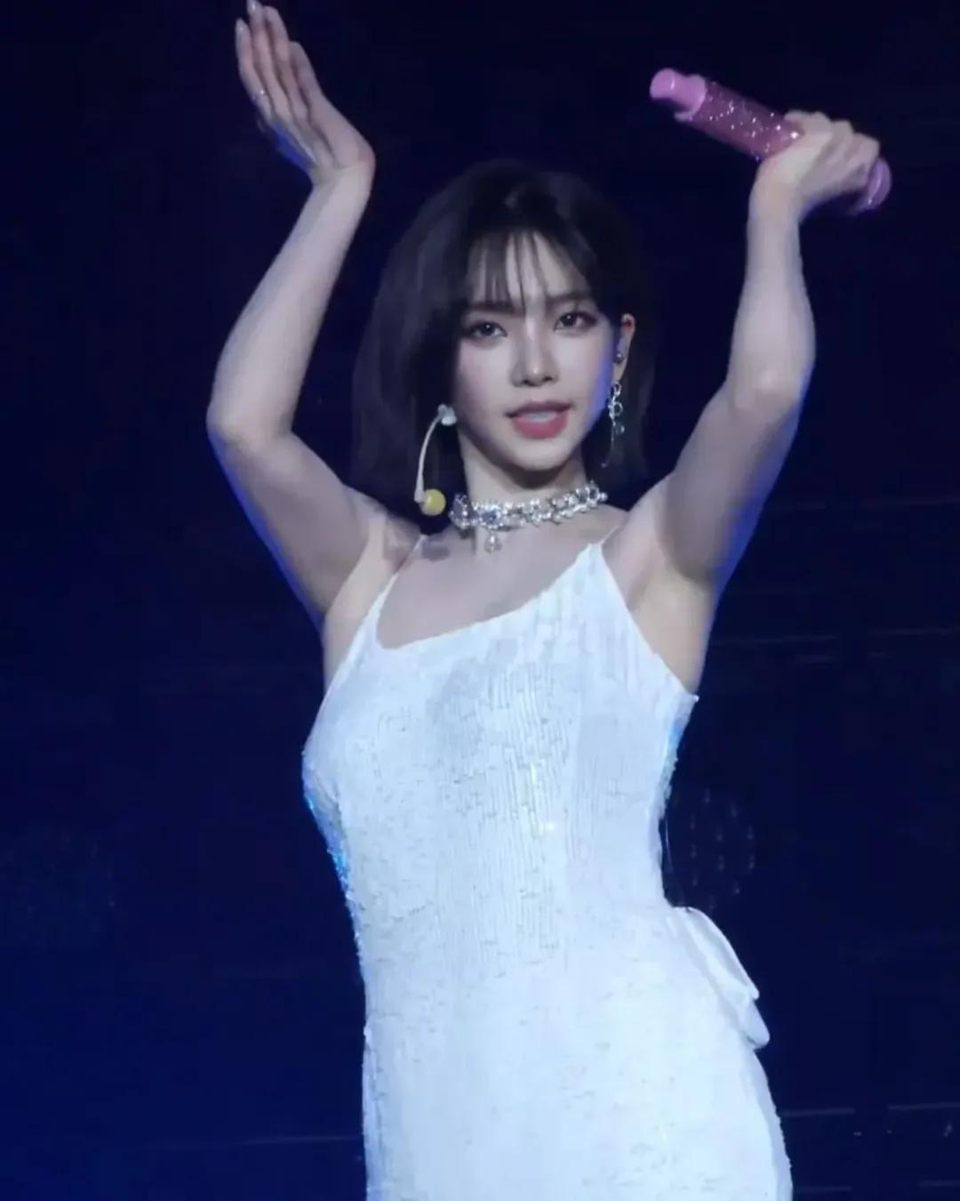 카리나_115999_1.webp.jpg