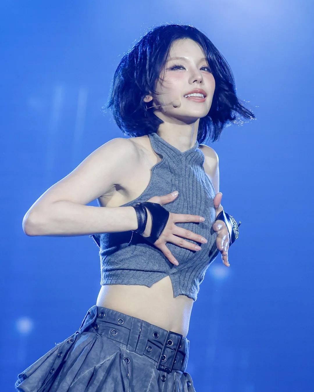 예지 겨신감 넘치는 자세_116036_4.webp.jpg