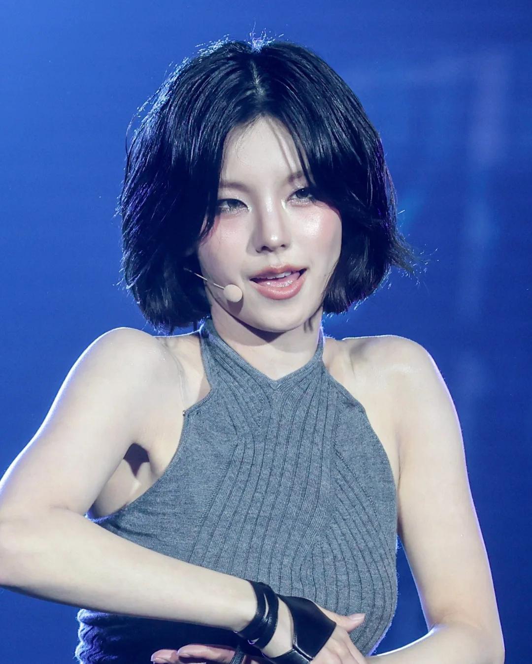예지 겨신감 넘치는 자세_116036_2.webp.jpg