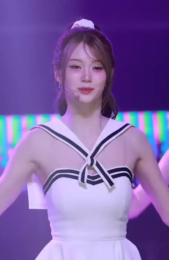 트리플에스 공유빈 겨드랑이_119649_4.webp