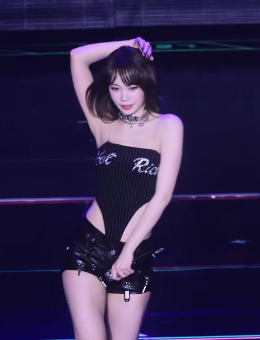 김채원 겨드랑이 레전드_116973_7.jpg