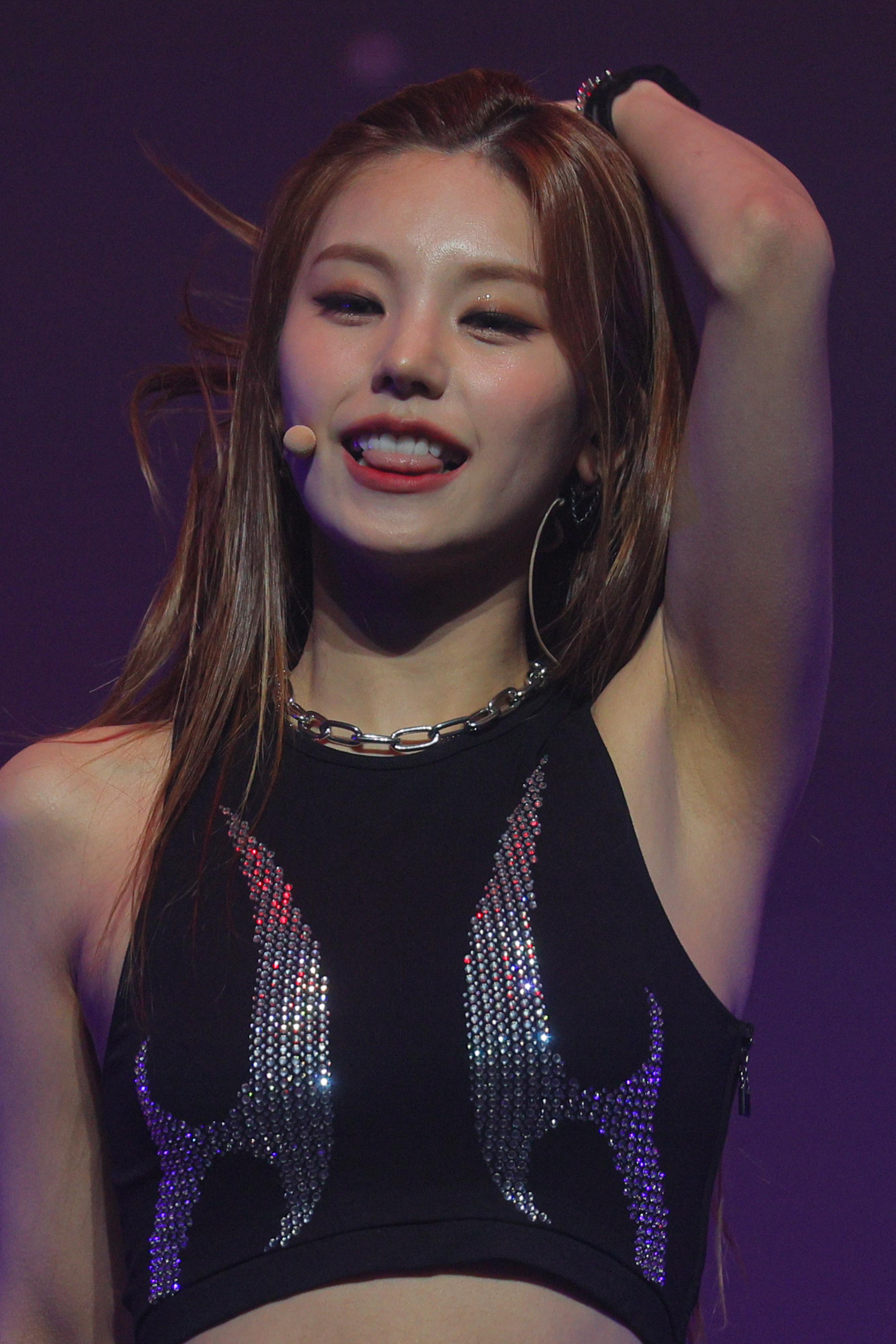 있지 예지 3단 확대 겨드랑이_115980_2.jpg