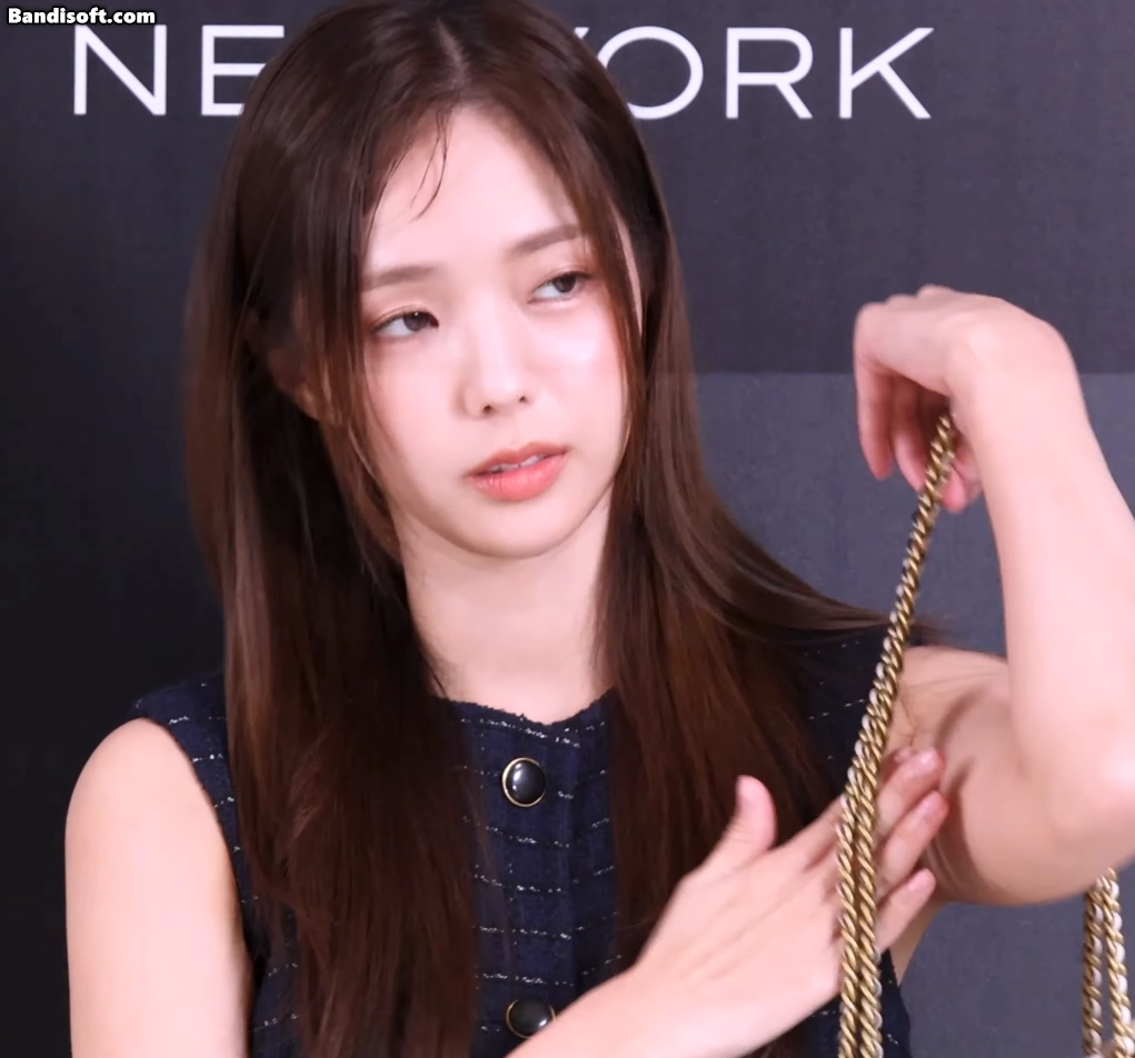 채수빈(250725 코치 포토콜)_119177_1.webp
