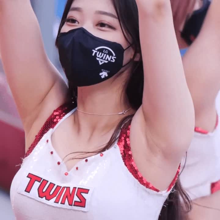 1651833513.gif