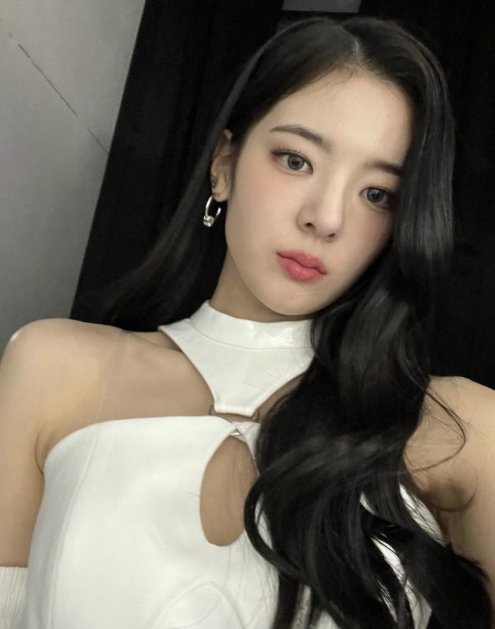 ITZY-리아1_1.png.jpg