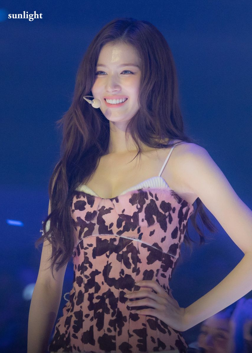 트와이스 사나1_5.jpg