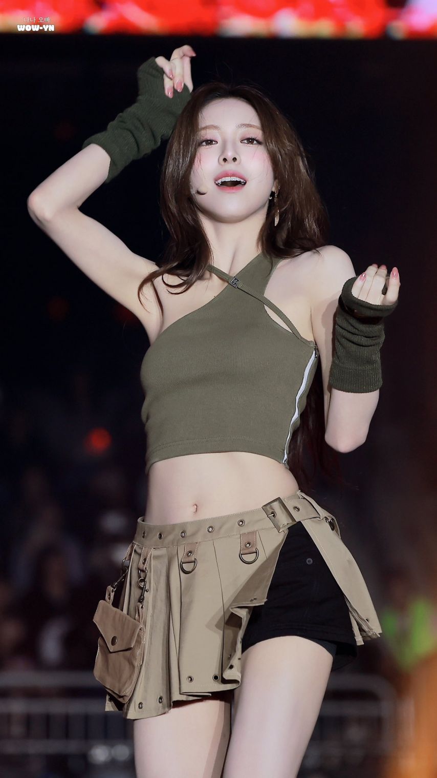 ITZY 유나1_3.jpg