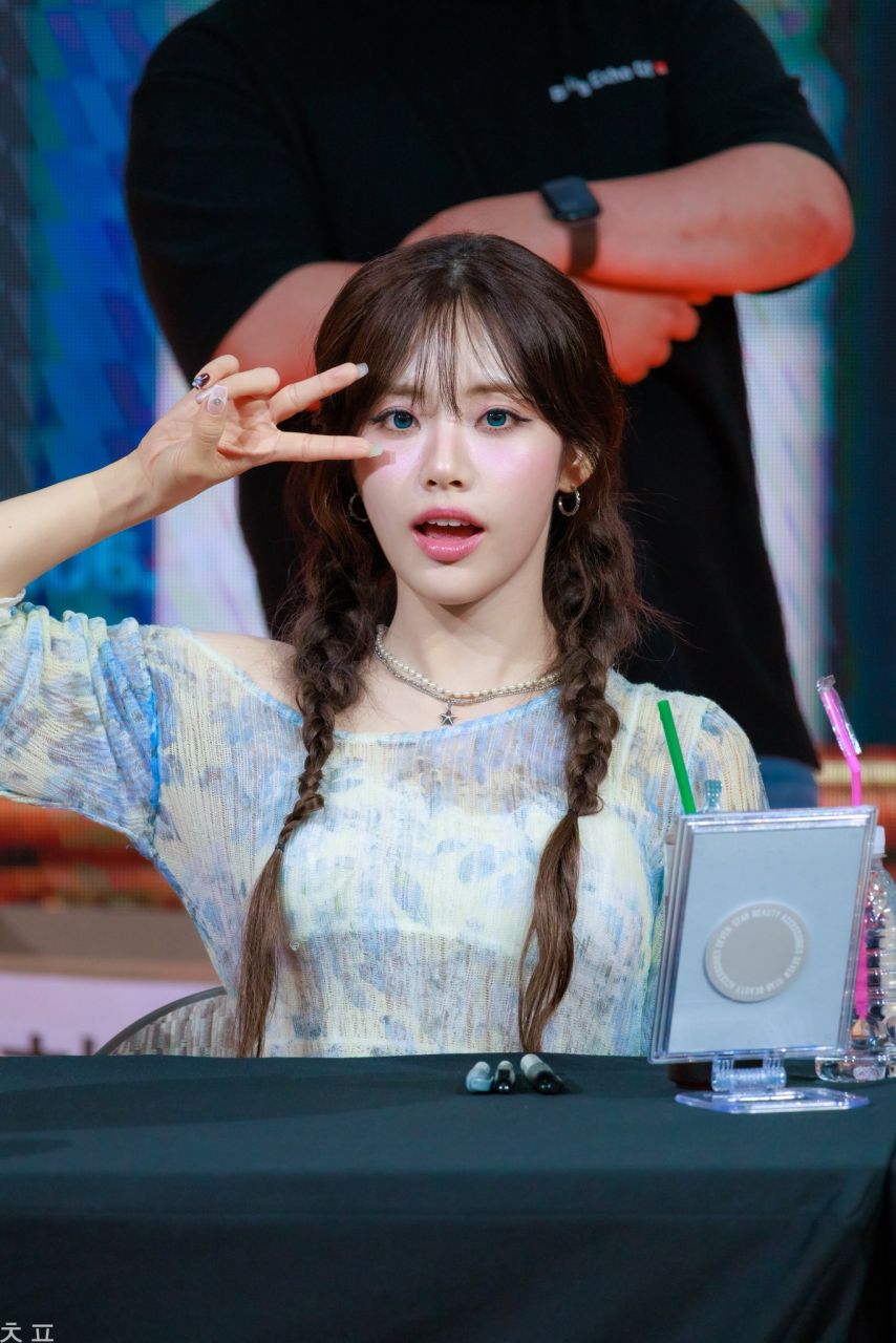 프로미스나인 박지원1_2.jpg