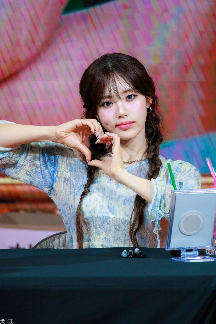 프로미스나인 박지원1_3.jpg