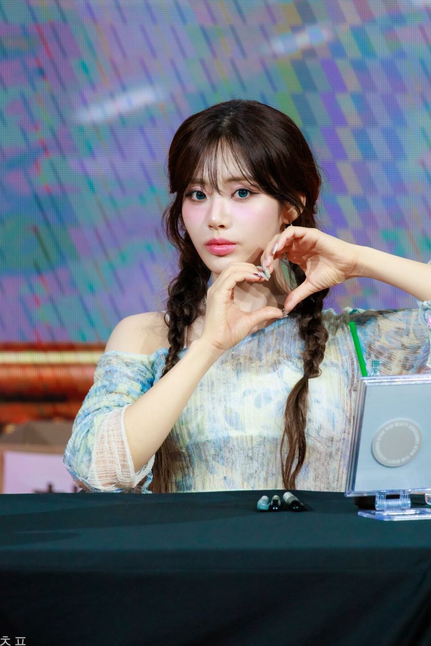 프로미스나인 박지원1_4.jpg