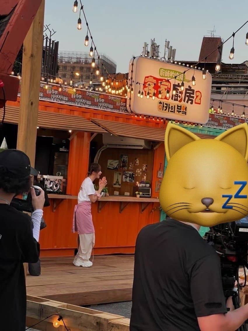 QWER 기타즈 대만 하카의부엌 촬영1_5.jpeg