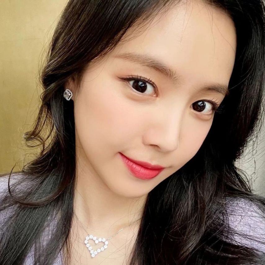배우 손나은1_1.jpg