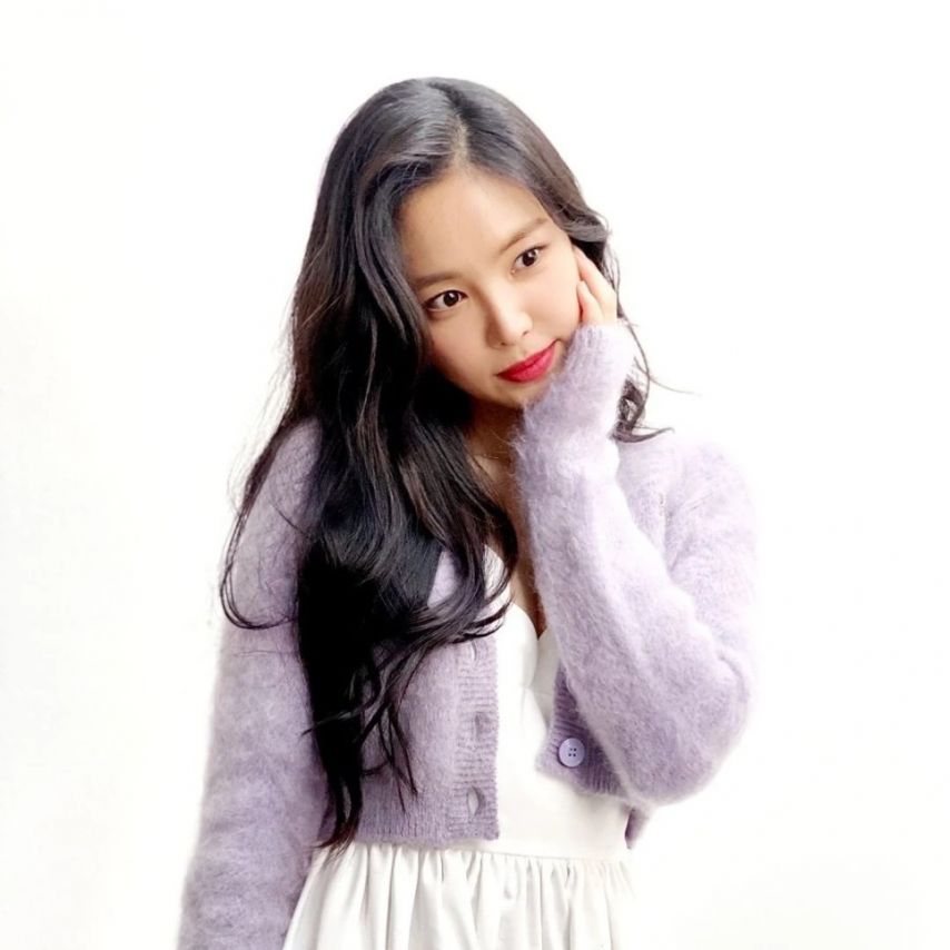 배우 손나은1_2.jpg