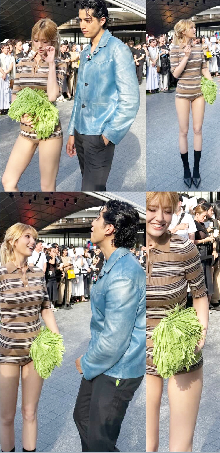 거의 수영복 수준의 줄무늬 레오타드 의상 전소미 아찔한 야벅지20.jpg