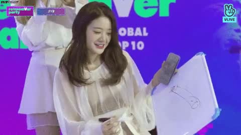 프로미스나인 장규리 순대 3.gif