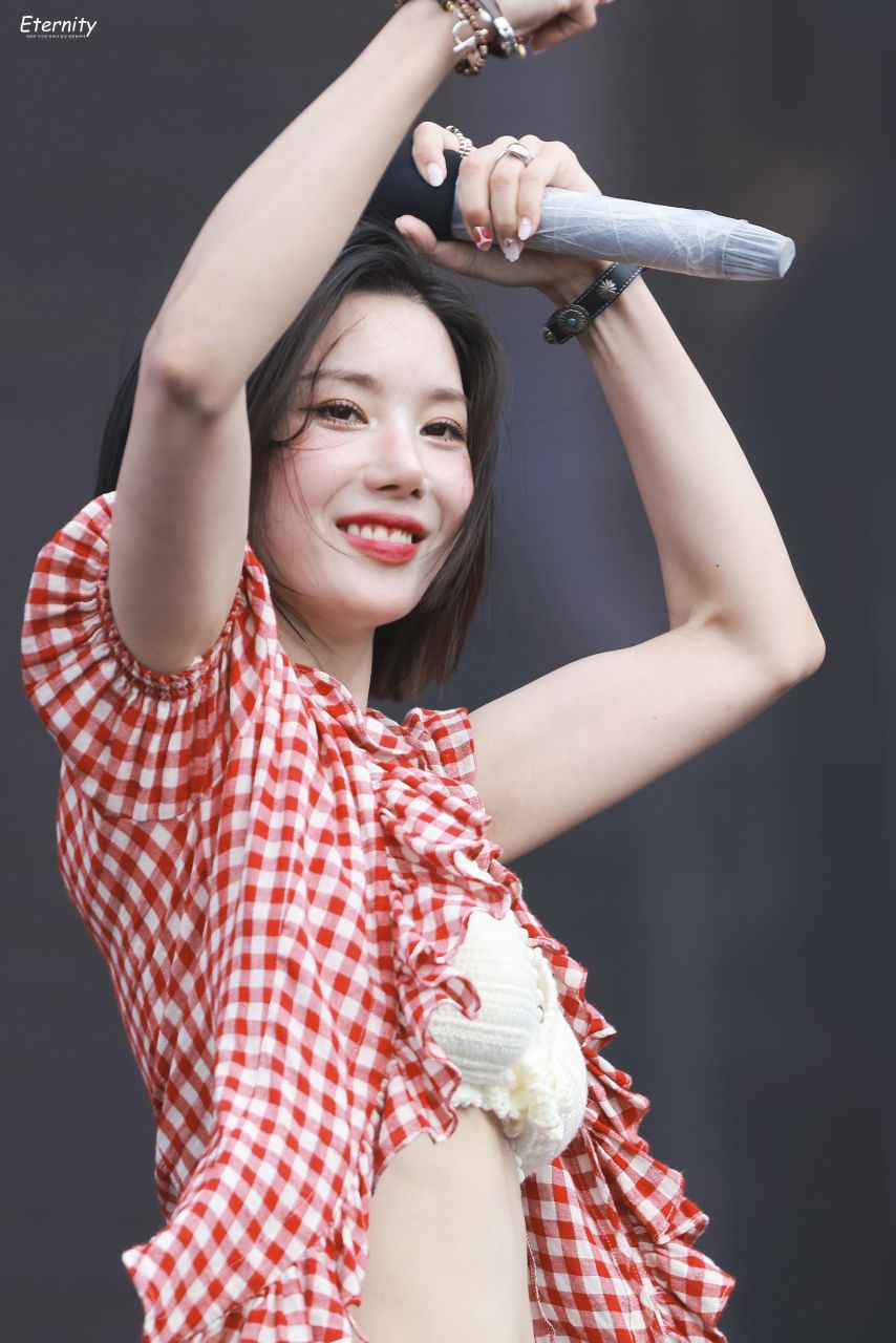 핫한 권은비 워터밤 사진1_7.jpg