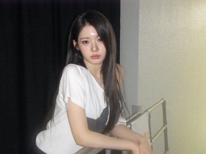베이비몬스터 로라1_1.jpg