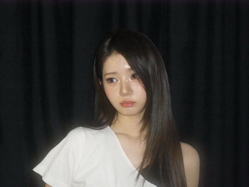 베이비몬스터 로라1_2.jpg