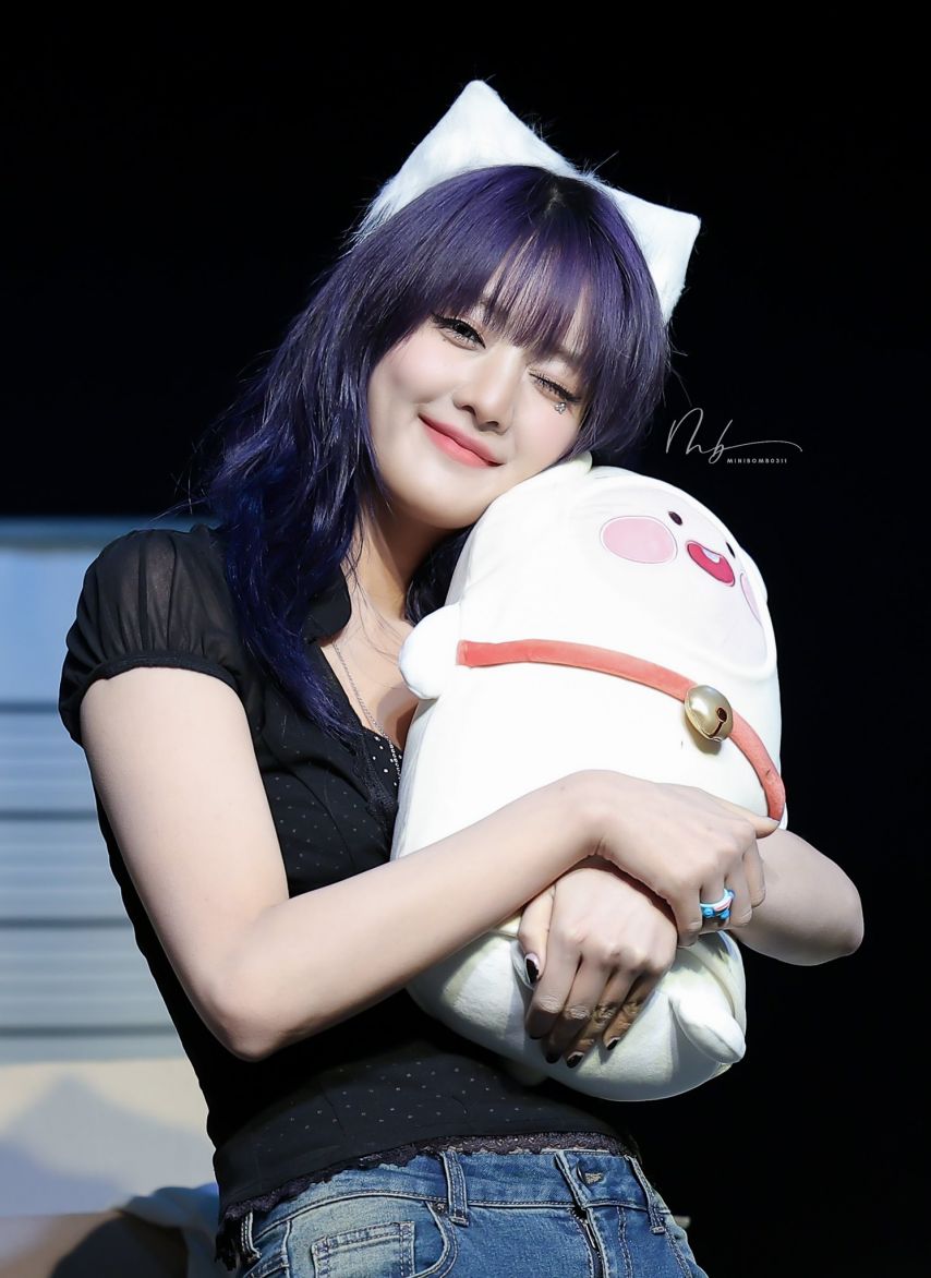 아이들 민니1_3.jpg