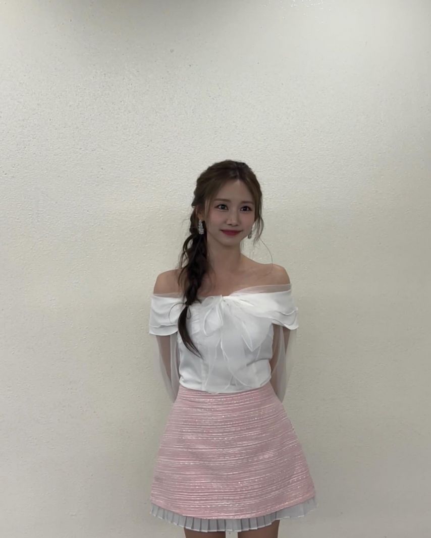 윤수빈 아나운서1_1.jpeg