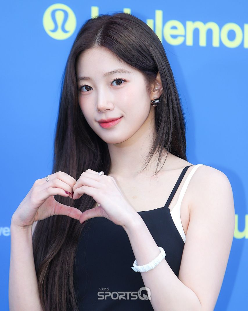 250605 르세라핌 카즈하 Lululemon 포토콜1_8.jpg