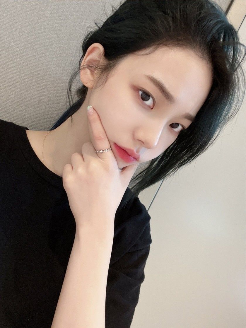 내추럴한 에스파 카리나 5.jpg