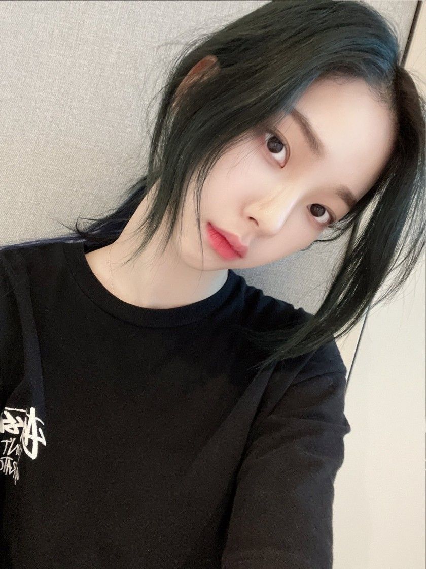 내추럴한 에스파 카리나 3.jpg