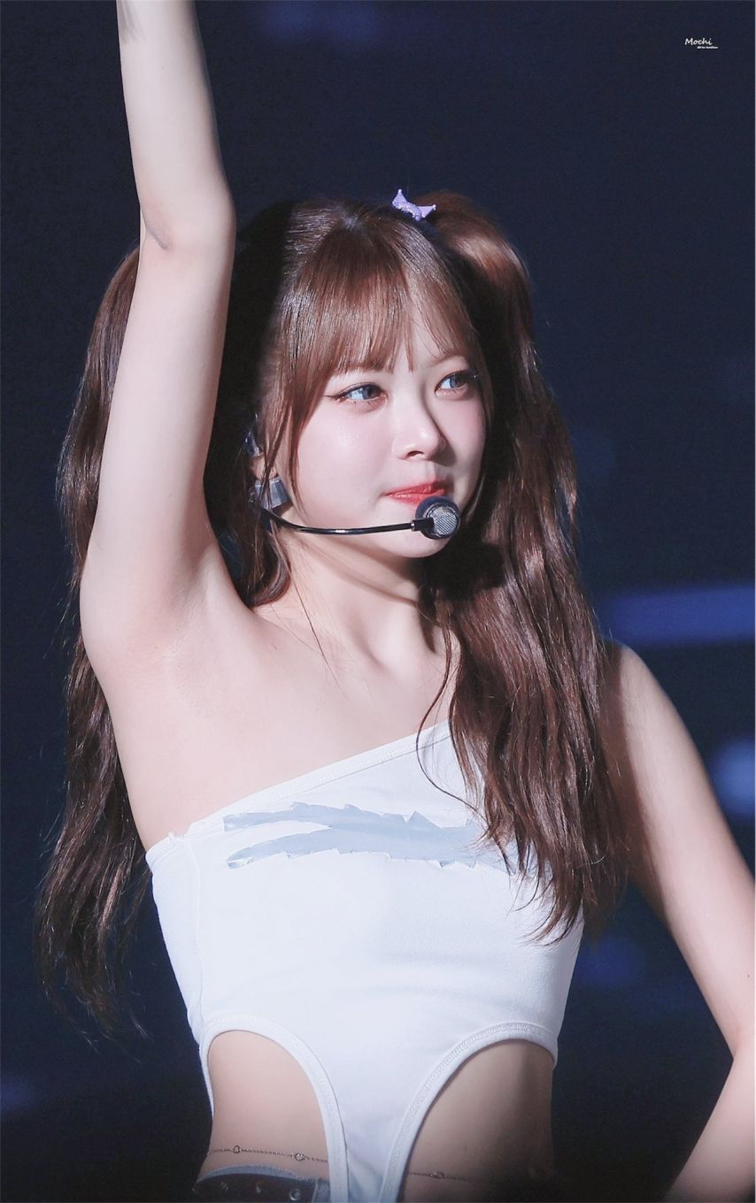 [르세라핌] 깨끗한 홍은채1_1.jpg