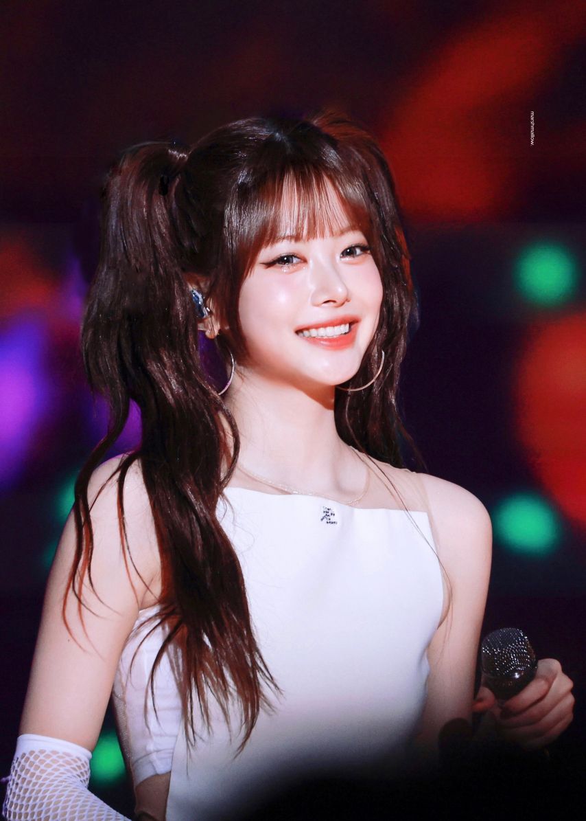 [르세라핌] 깨끗한 홍은채1_10.jpg