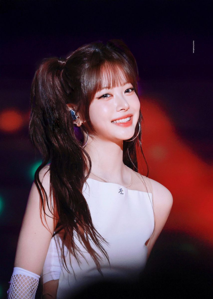 [르세라핌] 깨끗한 홍은채1_11.jpg