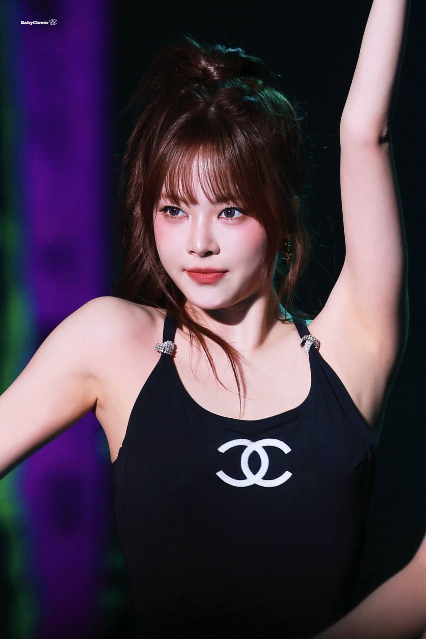 [르세라핌] 깨끗한 홍은채1_3.jpg