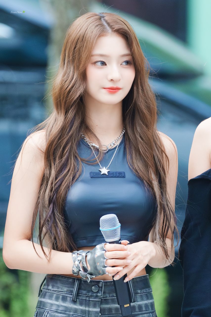 프로미스나인 이나경1_1.jpg