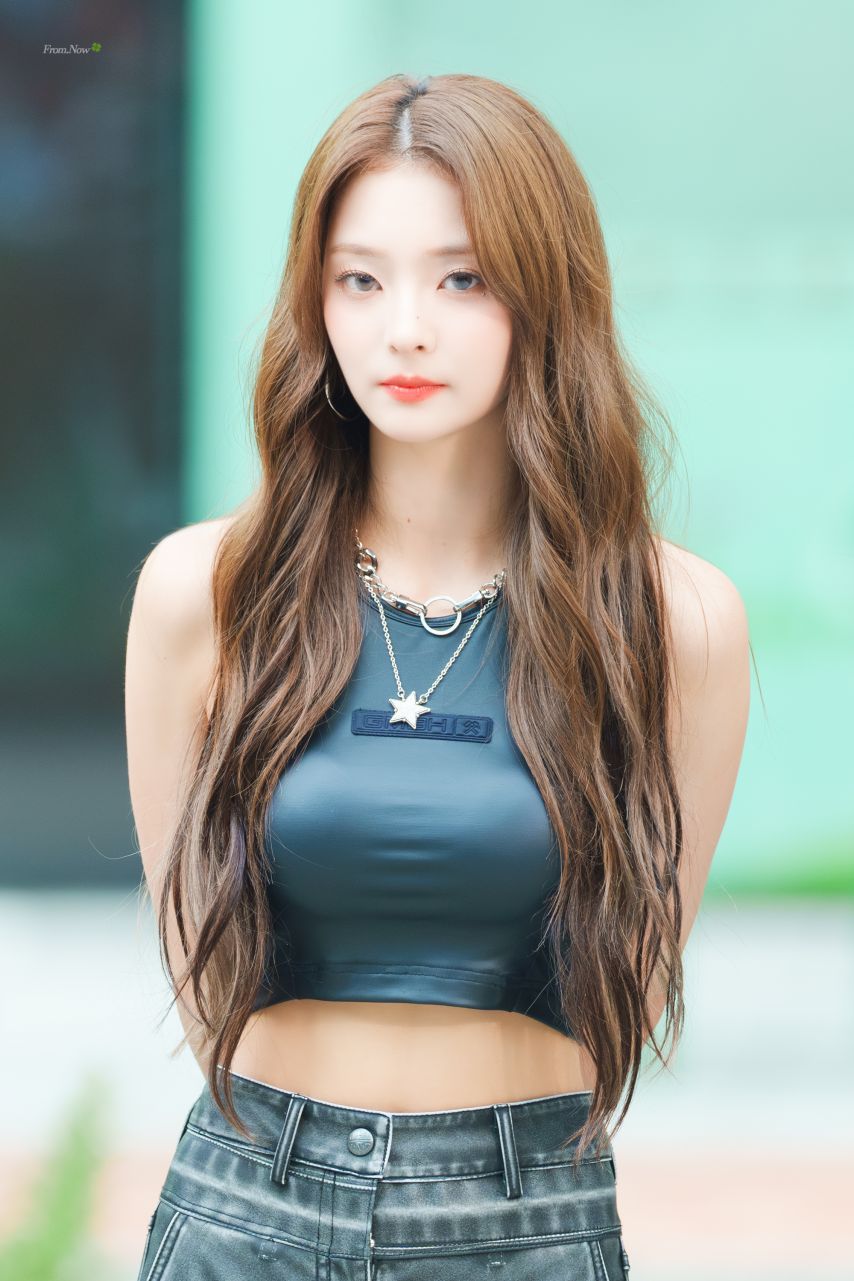 프로미스나인 이나경1_5.jpg