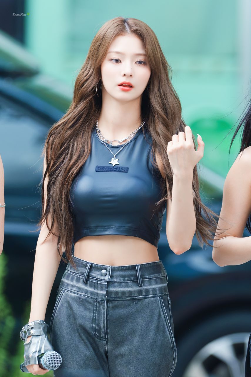 프로미스나인 이나경1_2.jpg