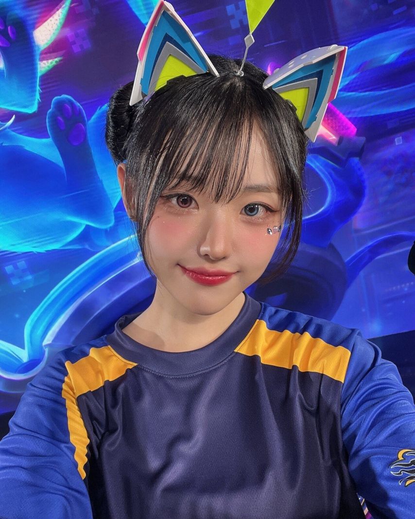 qwer 히나1_3.jpg