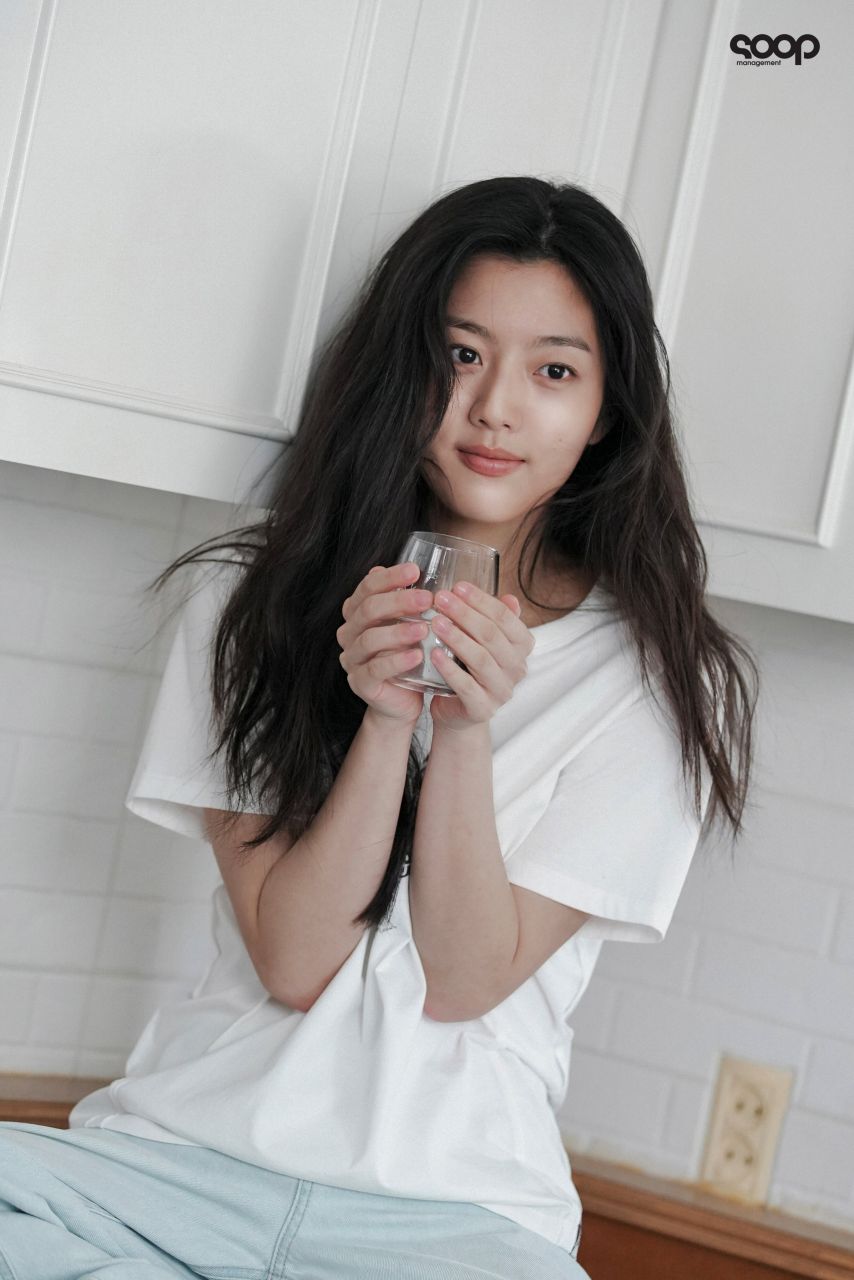 신은수 Shin Eun Soo Profile Behind1_11.jpg