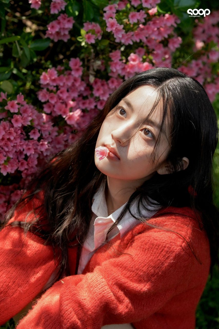 신은수 Shin Eun Soo Profile Behind1_3.jpg