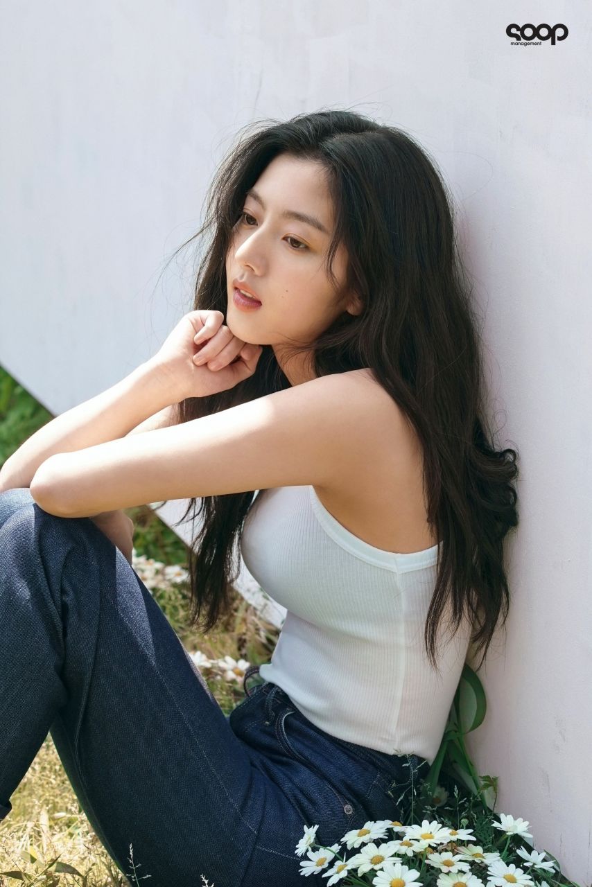 신은수 Shin Eun Soo Profile Behind1_6.jpg